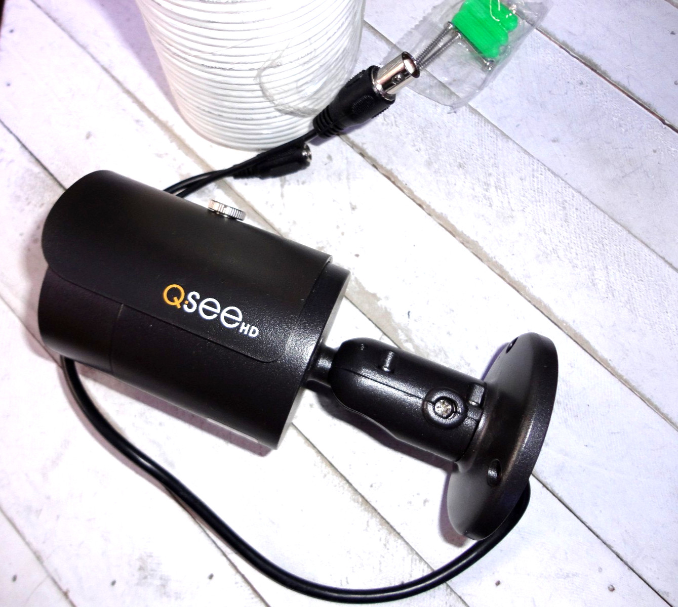NEW – Q-See QCA8050B 1080P Analog HD Bullet Security Camera w/ BNC Cable