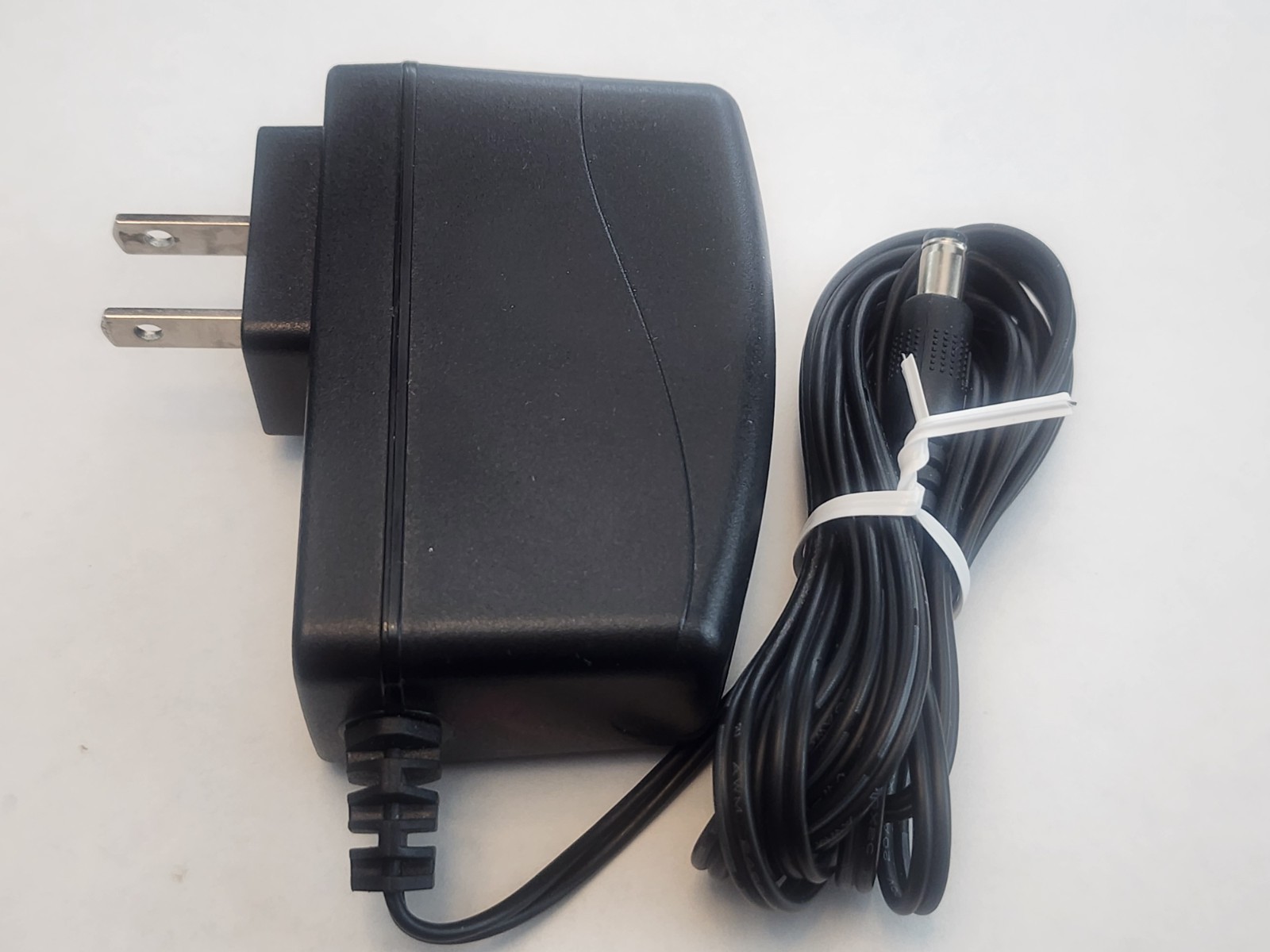 OEM NETGEAR FA-1201500SJA FA-1201500SUA 332-10209-01 AC ADAPTER 12V 1.5A A4.5