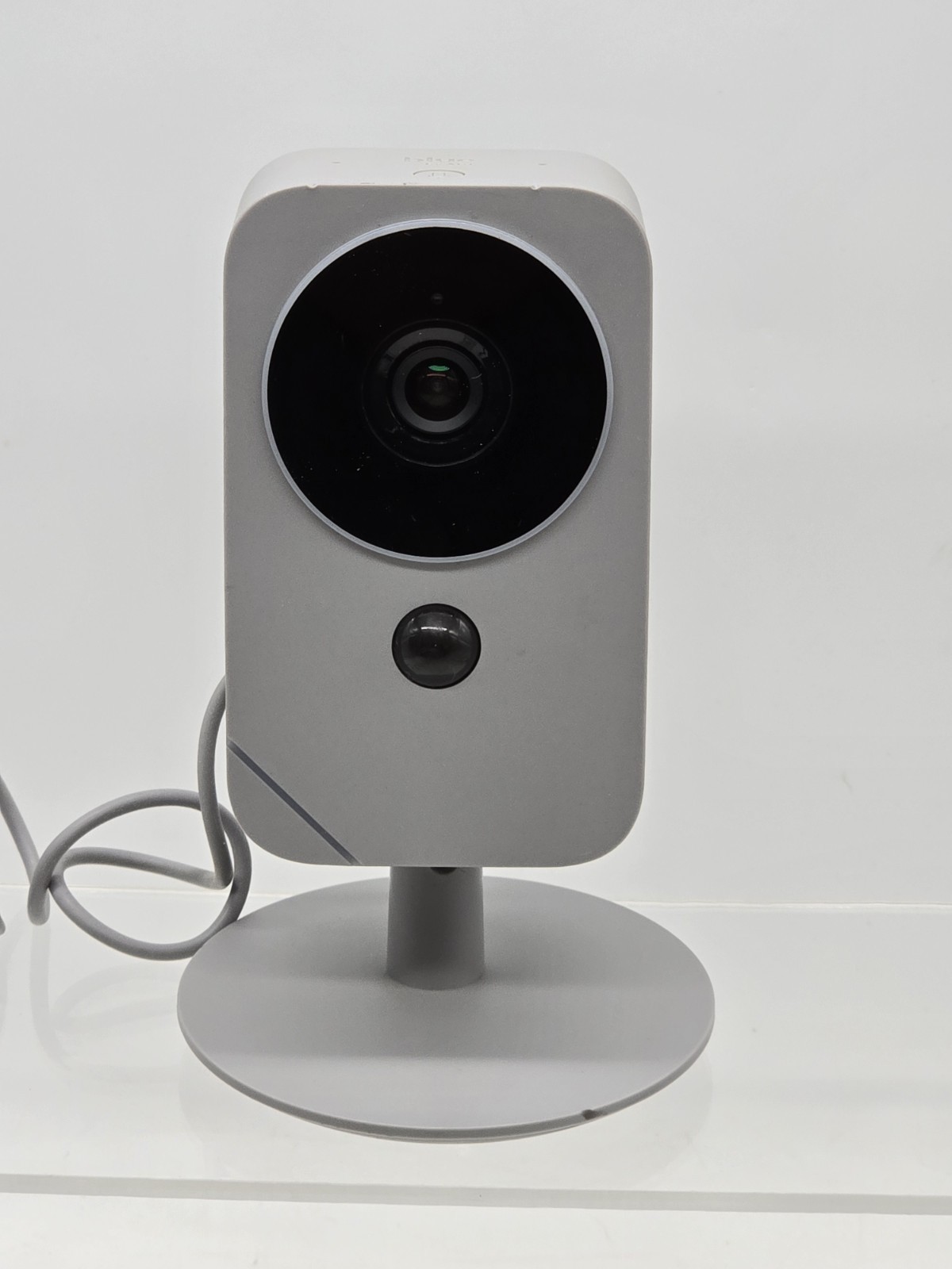 Blue by ADT 1080p HD Indoor Camera SCH2R0-29 UNTESTED