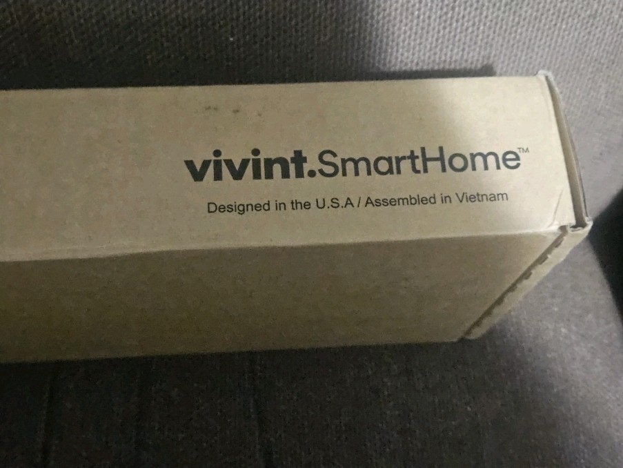 Vivint Smart Home Smart Hub VS-SH2000-C00 brand new