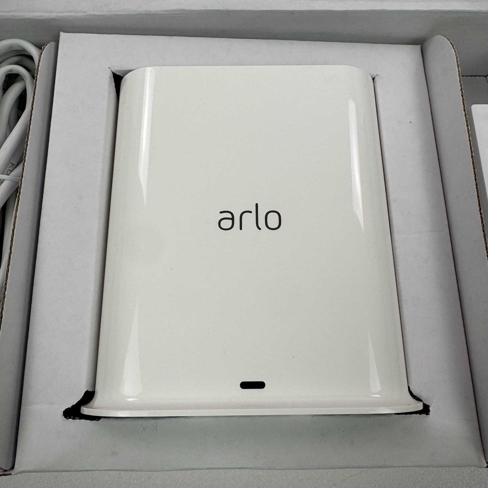 Arlo Pro SmartHub white VMB4540-100NAS VMB4540-100NAR