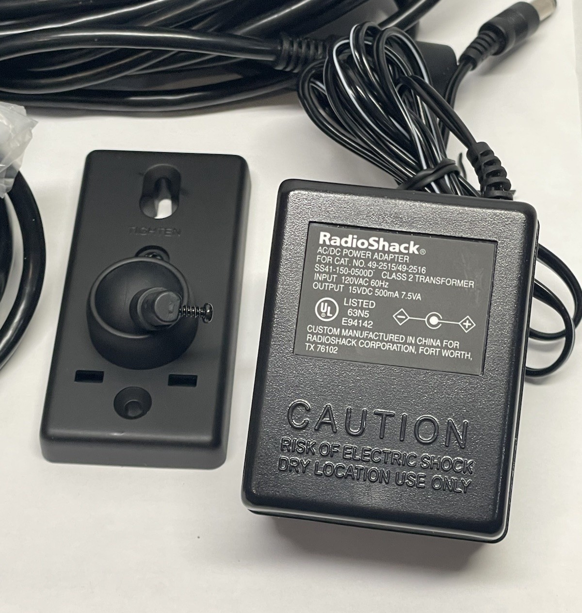 Radio Shack Black & White Surveillance Camera 49-2515 for AV Monitor 65’ Cable