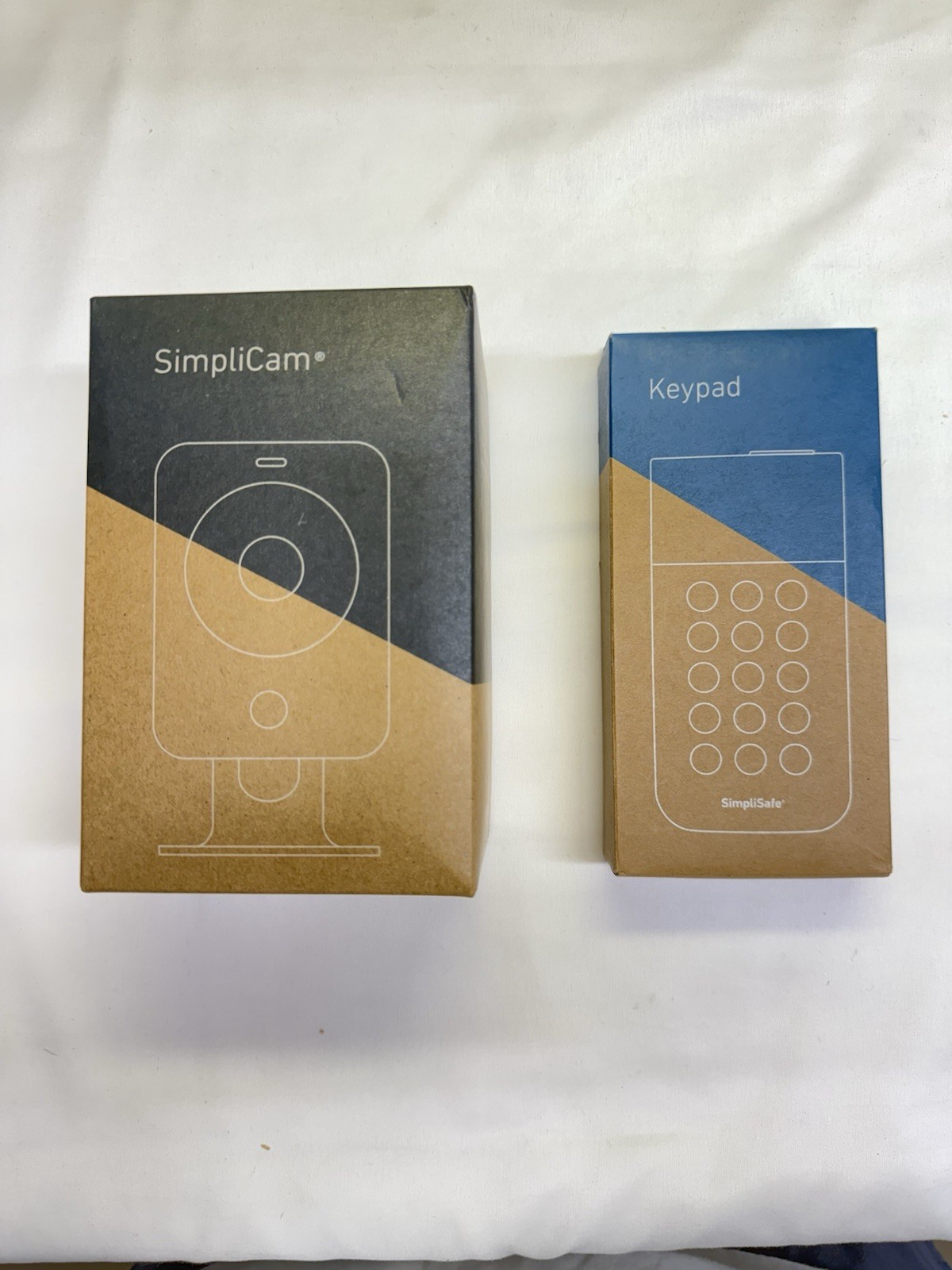 SimpliSafe Security System 8 Piece Camera Sensors Keypad Motion Yard Sign