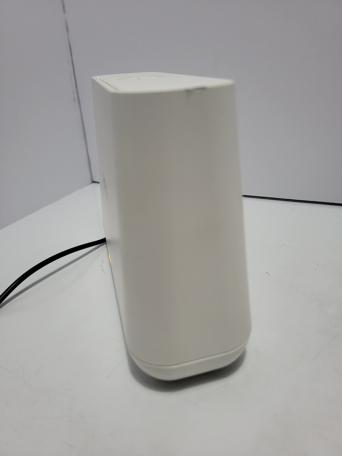 NetGear Arlo Pro VMB4000 Wireless Security Camera Base Station w/ AC Adapter