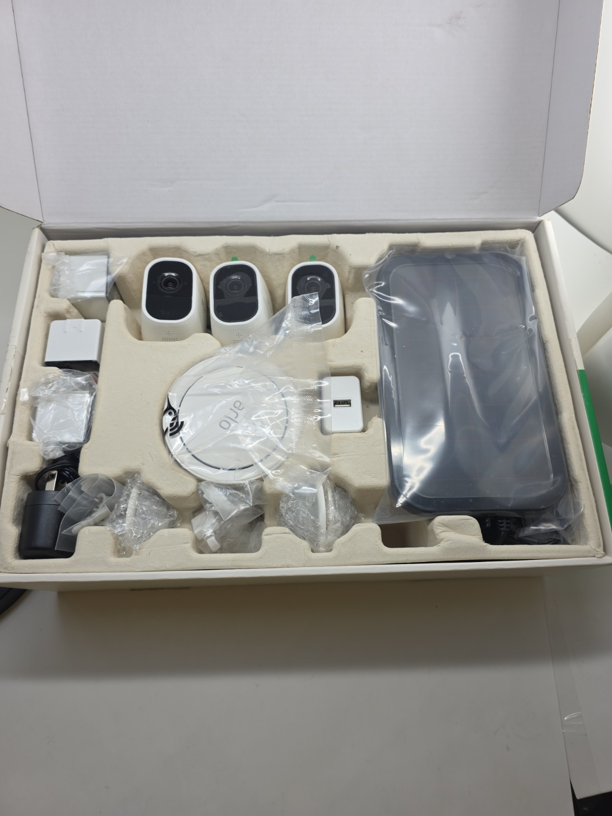 ✅️⭐️ Arlo Pro 2 VCS3000C-1SCNAS VMC4030P 3 Wire-Free HD Security Cameras VMB3500