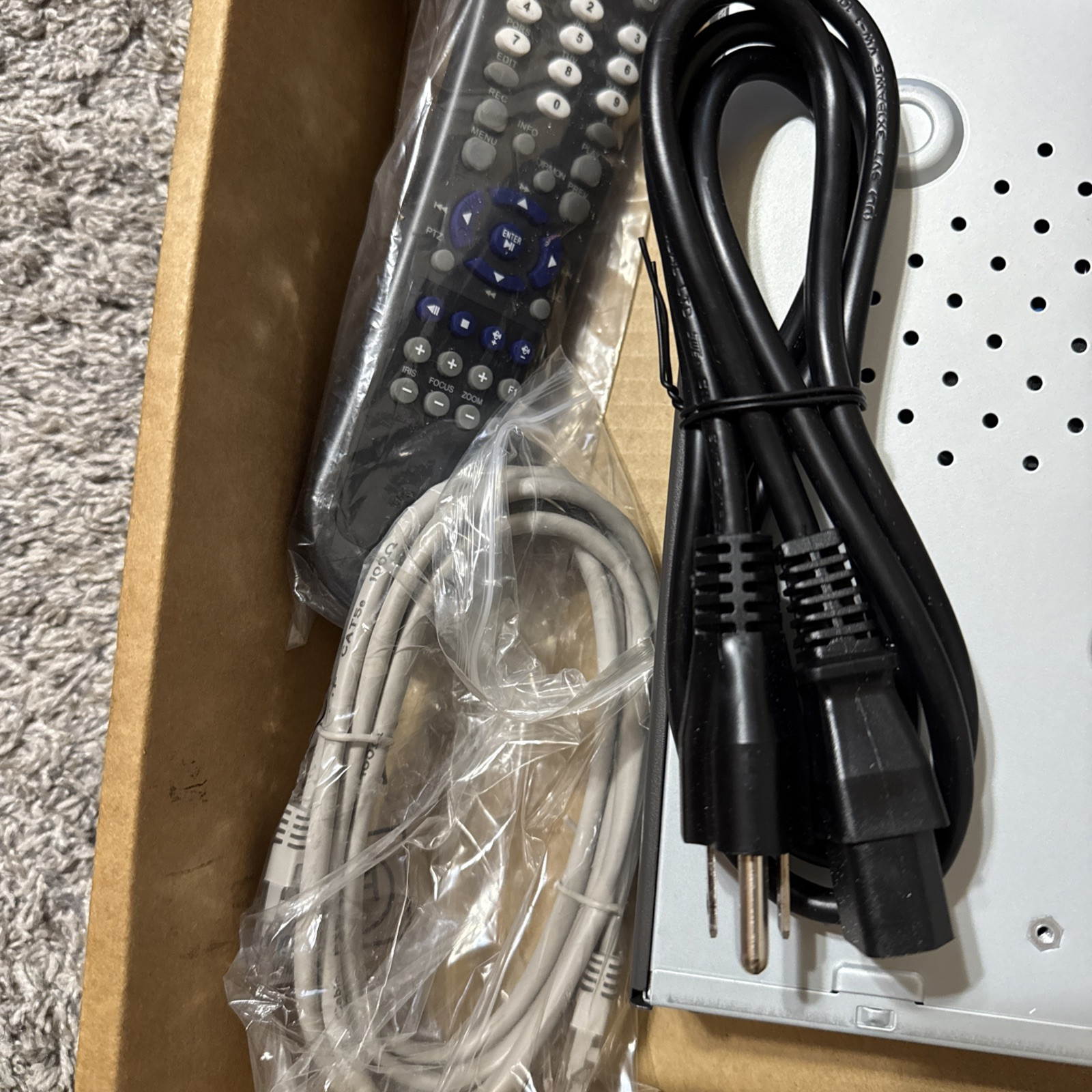 Security Tronix ST-EZ4 NVR Security System NVR-NR32P4-4 Open Box
