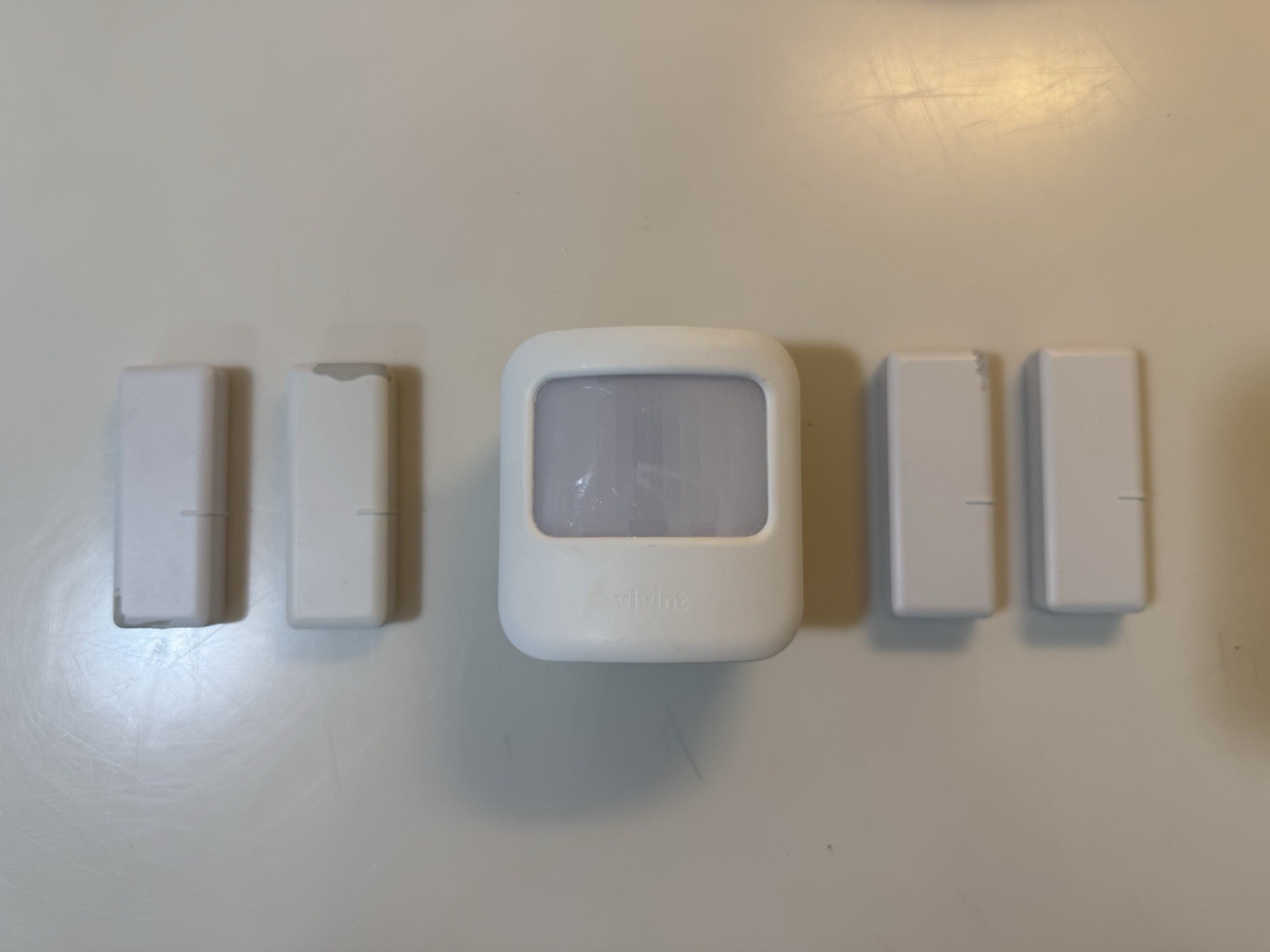 Vivint Smart Home Security System Bundle (Smart Hub,Smart Drive,Motion,Sensors)