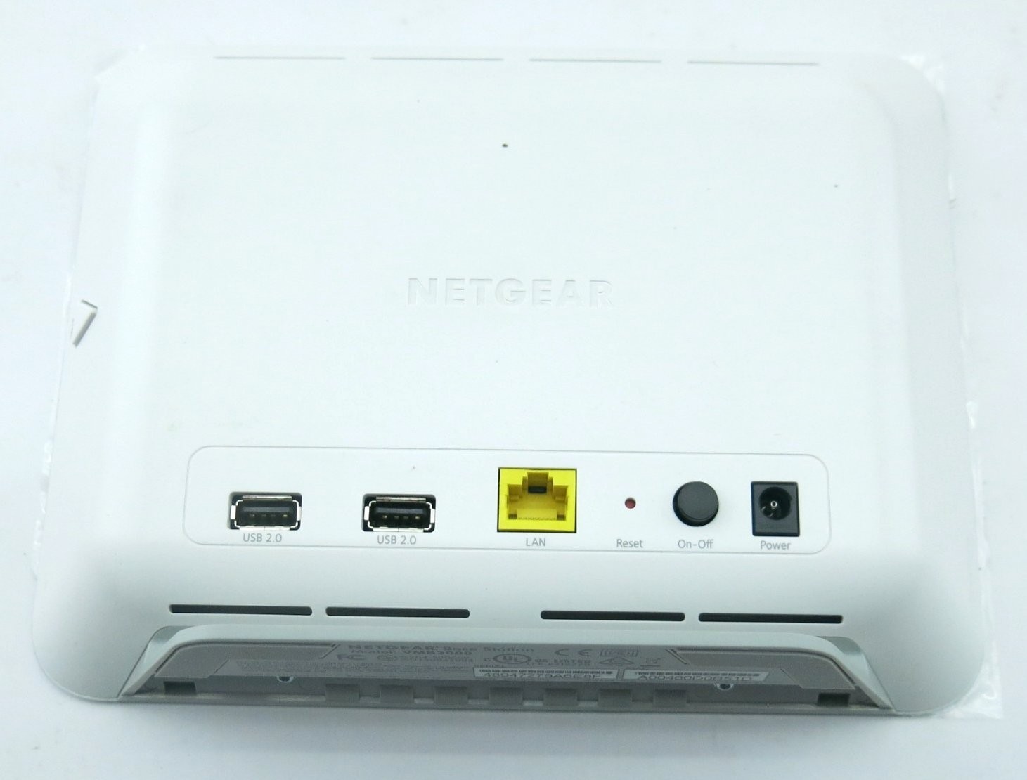 NETGEAR ARLO VMS3330-100NAS 3 HD Wireless Security Camera System Indoor/Outdoor