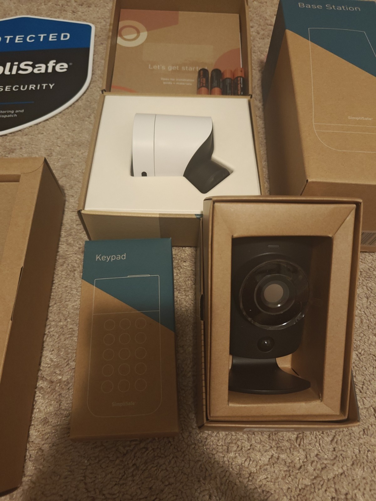 SimpliSafe Home Security System with Outdoor Camera See Description
