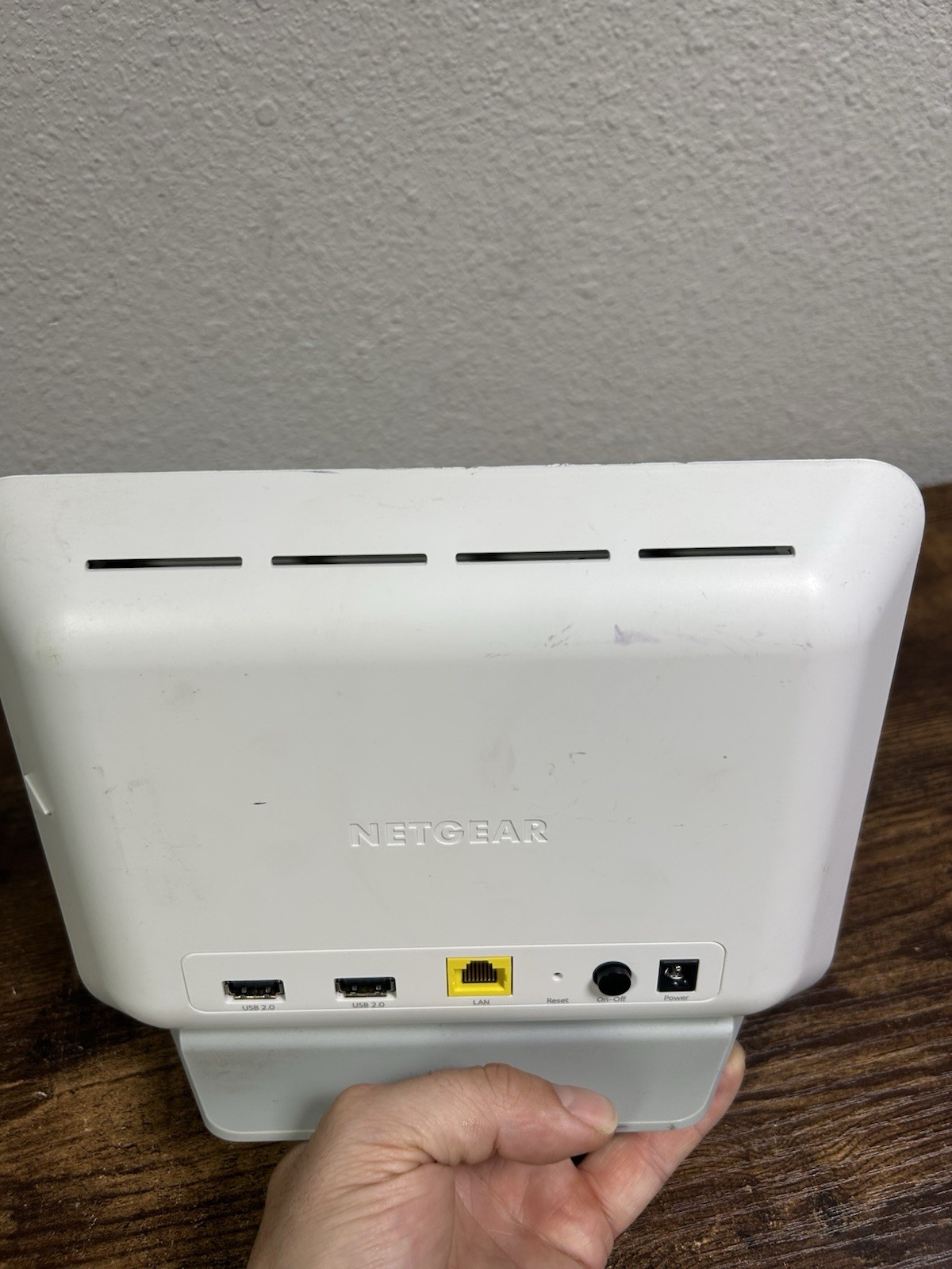 Netgear SecurityBaseStation Wireless Wi-Fi Router VMB3000 Hub UNIT ONLY