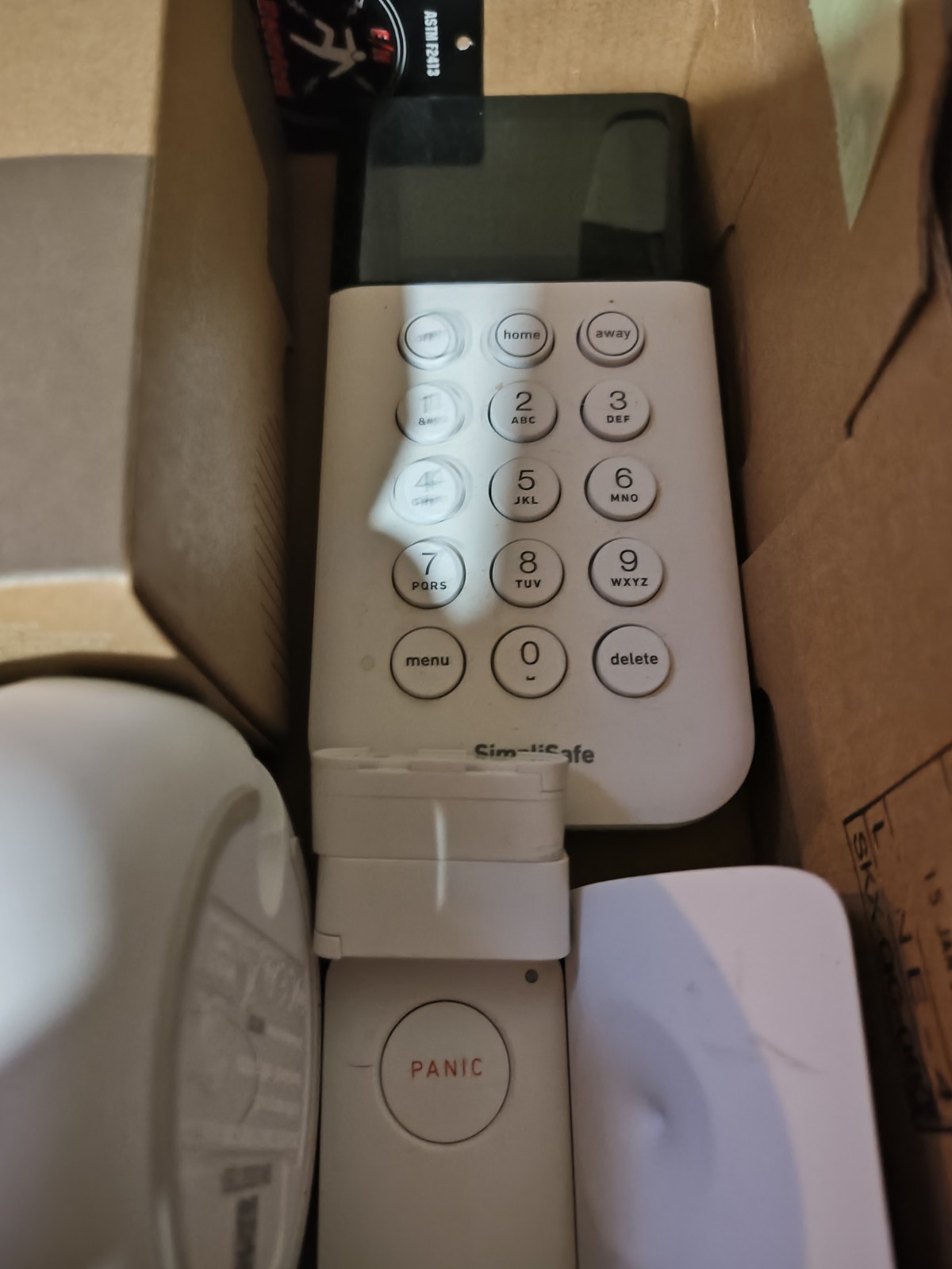 SimpliSafe Lot – 2 SimpliCam SSCM1 Cams Tested Working – And Some FREE SS Extras