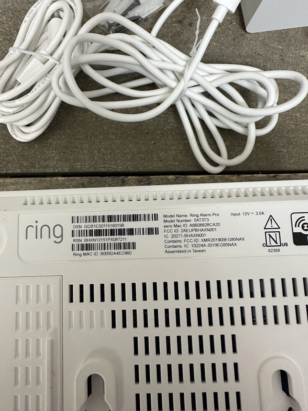 Ring Alarm PRO Wireless Security Alarm Kit 5AT3T3 Base Station Keypad Sensor