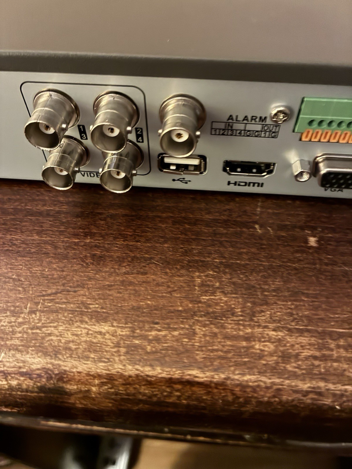* NEW Hybrid 4 Channel DVR / DVS & Internal 4 TB Hard Drive