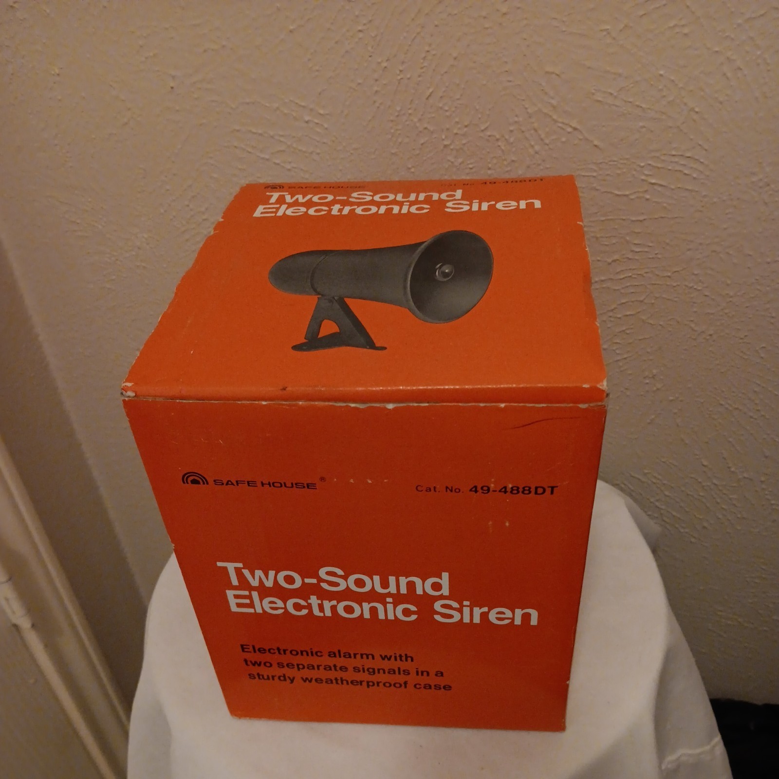 Safe House Indoor/Outdoor Two Sound Electronic Siren Alarm 49-488DT.