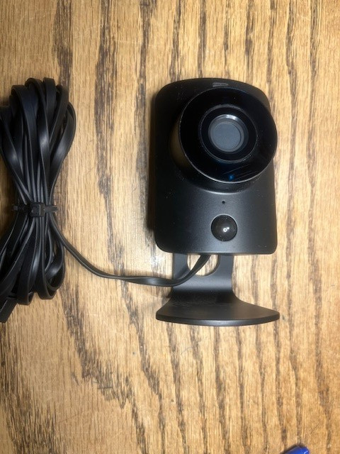 SimpliSafe Simplicam Security Camera System SSCM2 w/ AC Adapter