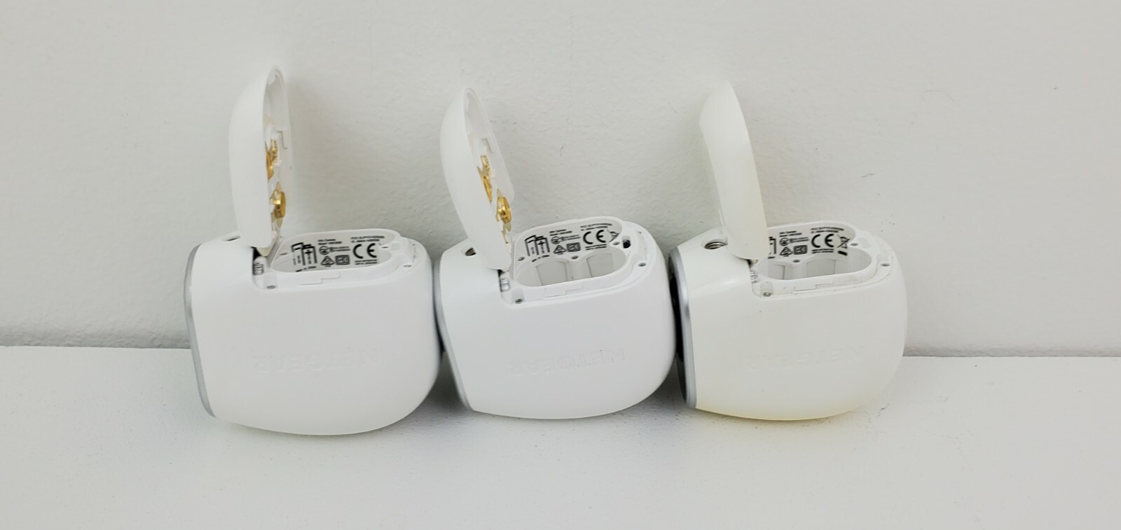 Bundle Netgear Arlo VMC3030 Cameras and base station vmb 3000 pre owned