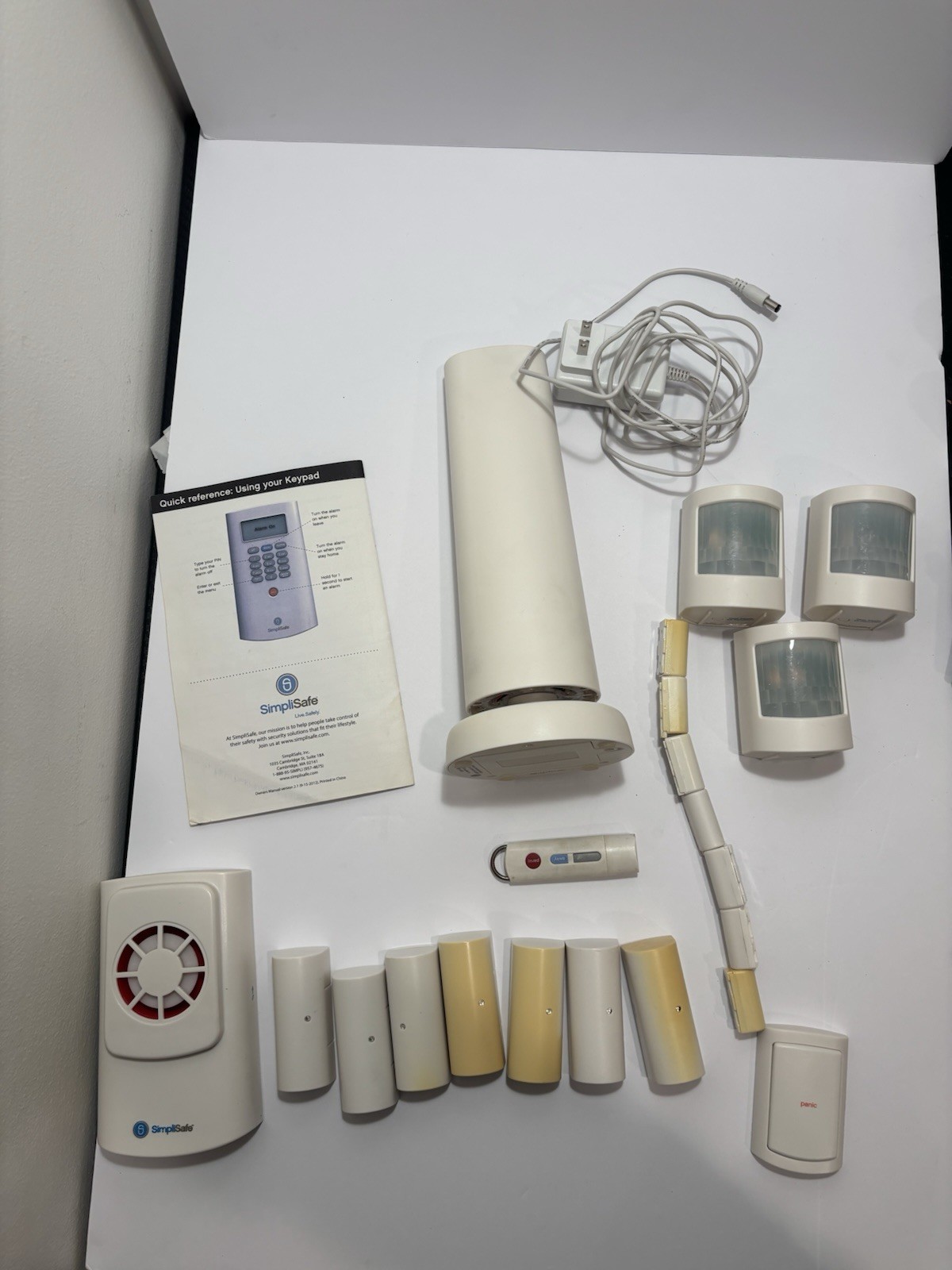 SimpliSafe Wireless 1st Generation Home Security Alarm System Bundle