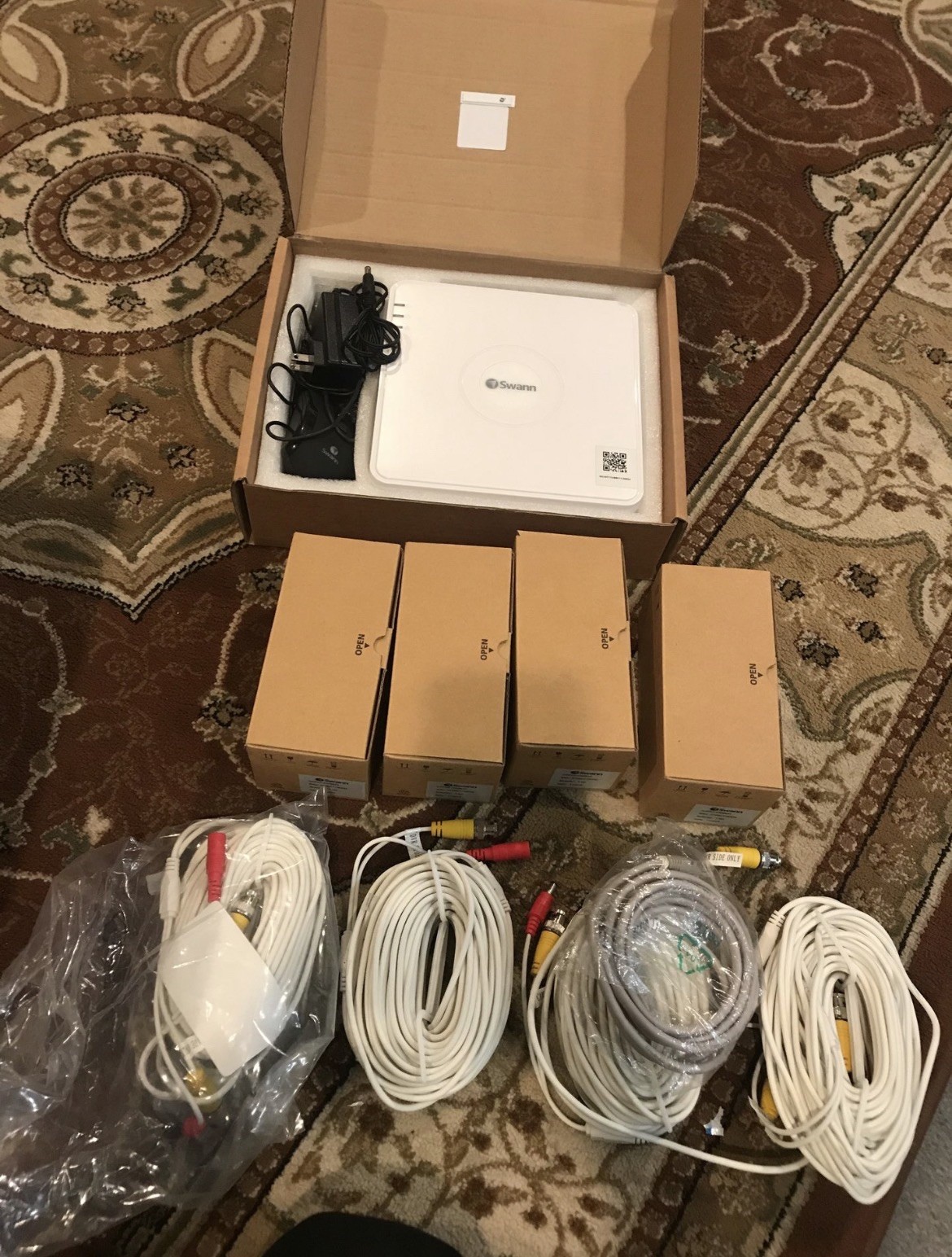 Swann Compact Home Security System 8 Channel System with 4 Cameras New OPEN BOX