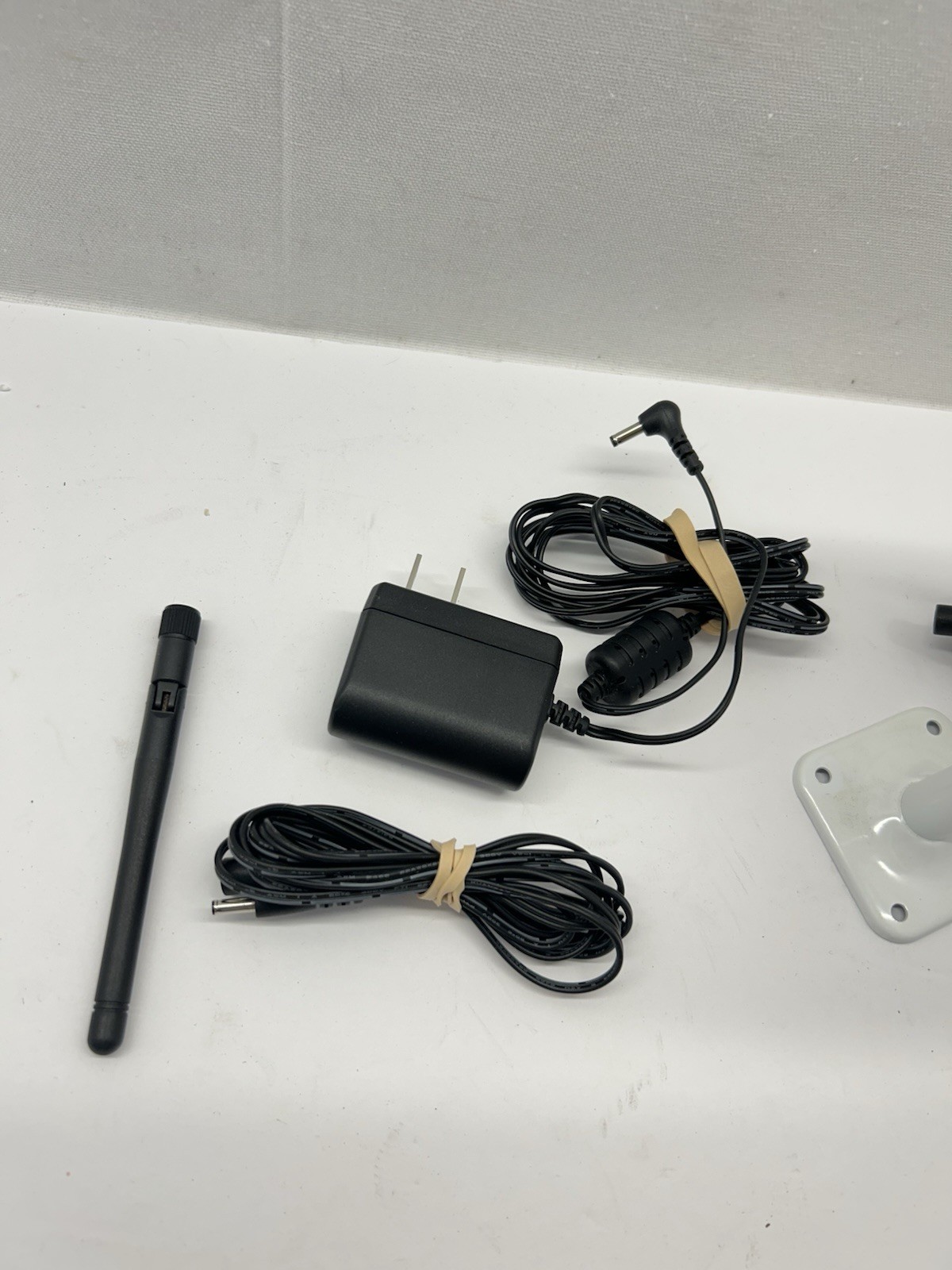 Uniden GUARDIAN GC45 Wireless Indoor/Outdoor CCTV Camera