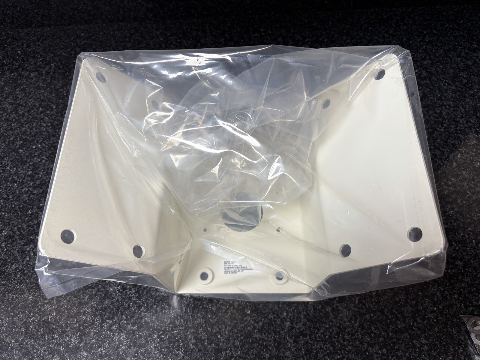 Hanwha Techwin SBP-300KM1 Corner Mount for Network Camera, Wall Mount – Ivory