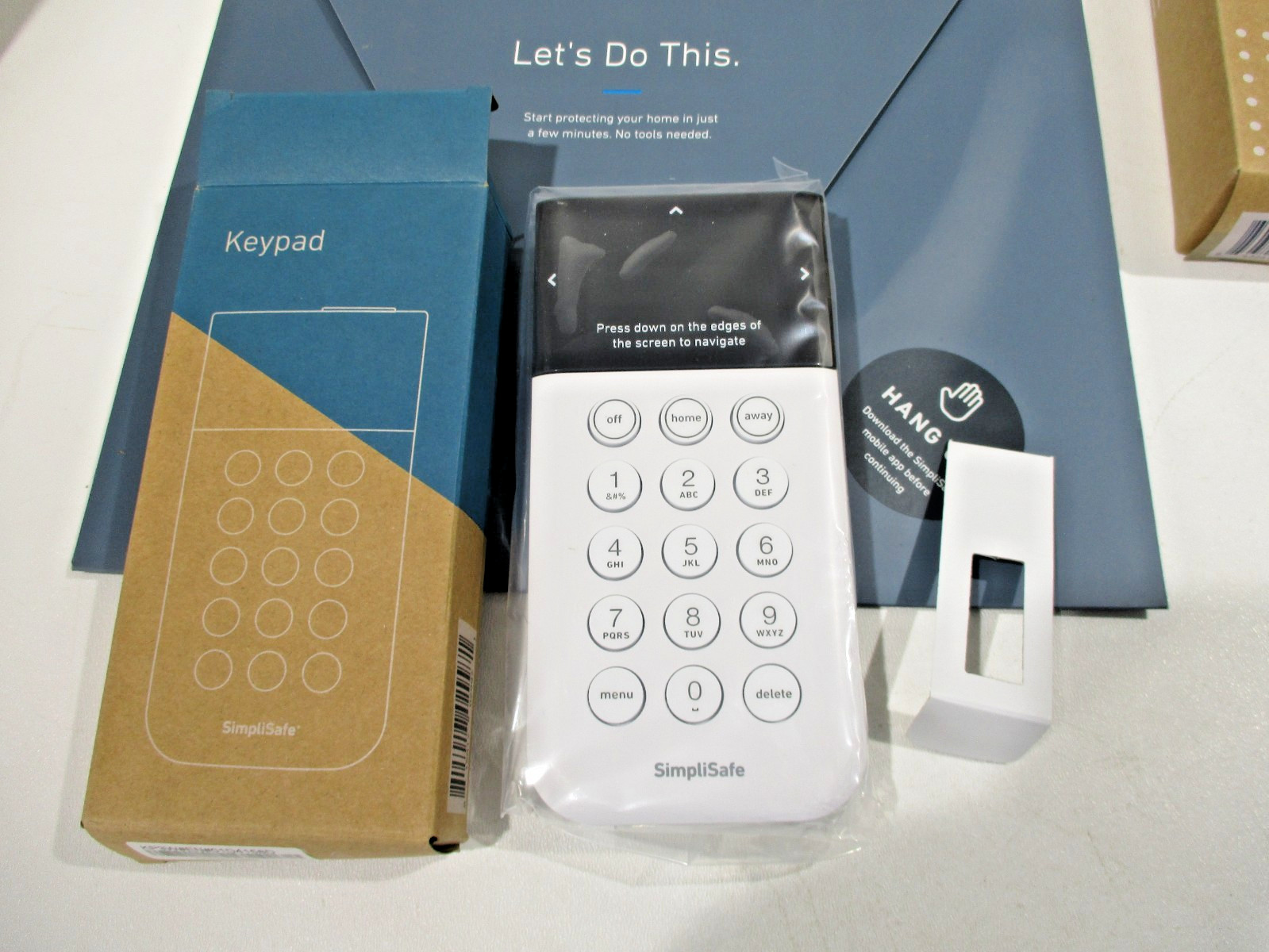 NEW SimpliSafe Home Security Base Station BS3W Keypad KP3W Yard Stakes & Signs