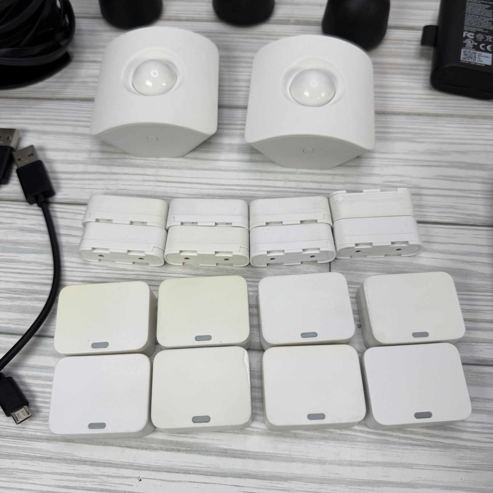 SimpliSafe Home Security System 3 Wireless Outdoor 1 Indoor Cameras 16 Pc BUNDLE