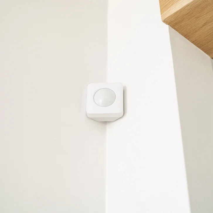 (BRAND NEW) 13-Piece SimpliSafe Security System with 2 Outdoor Camera Series 2