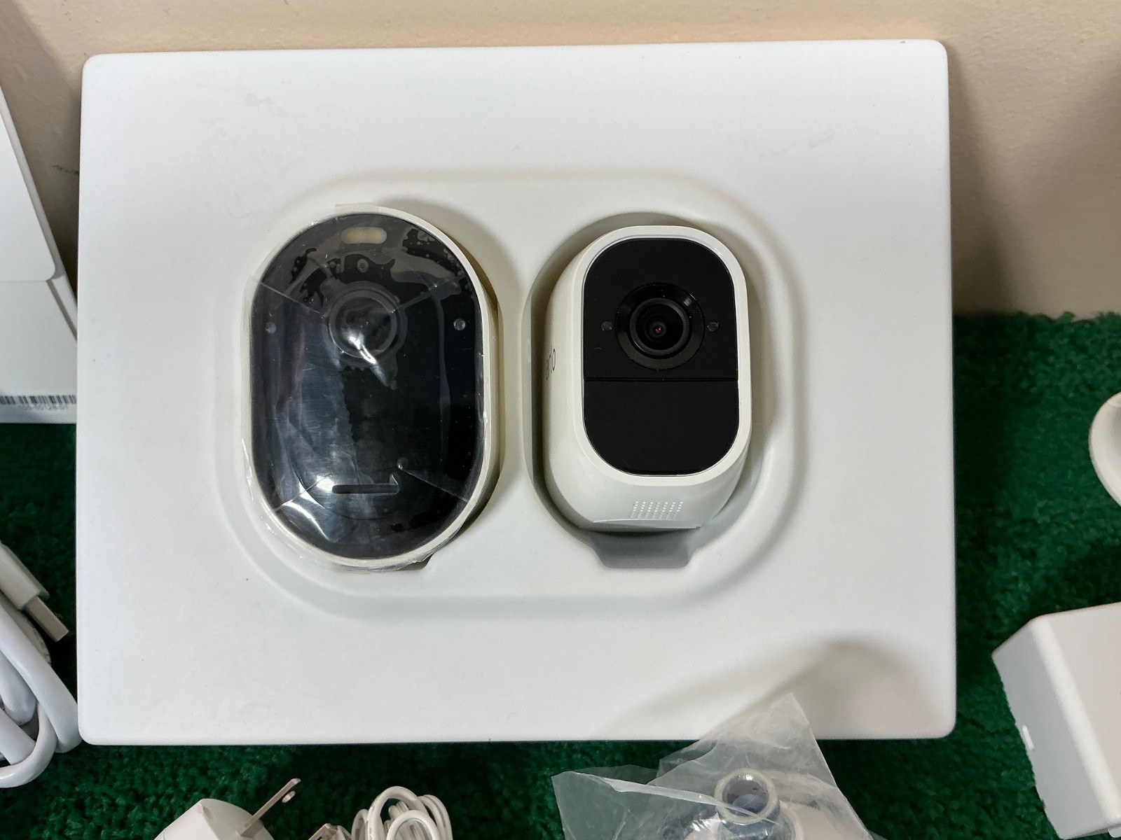 Arlo Pro 3 Wireless 2 Camera System 2K HDR 2 Way Audio Indoor/Outdoor – White