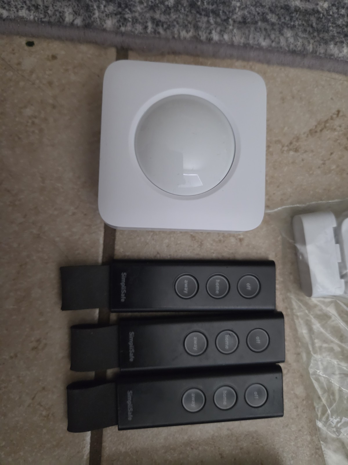 SimpliSafe Security System – HUGE Set w/ Extras, Original.