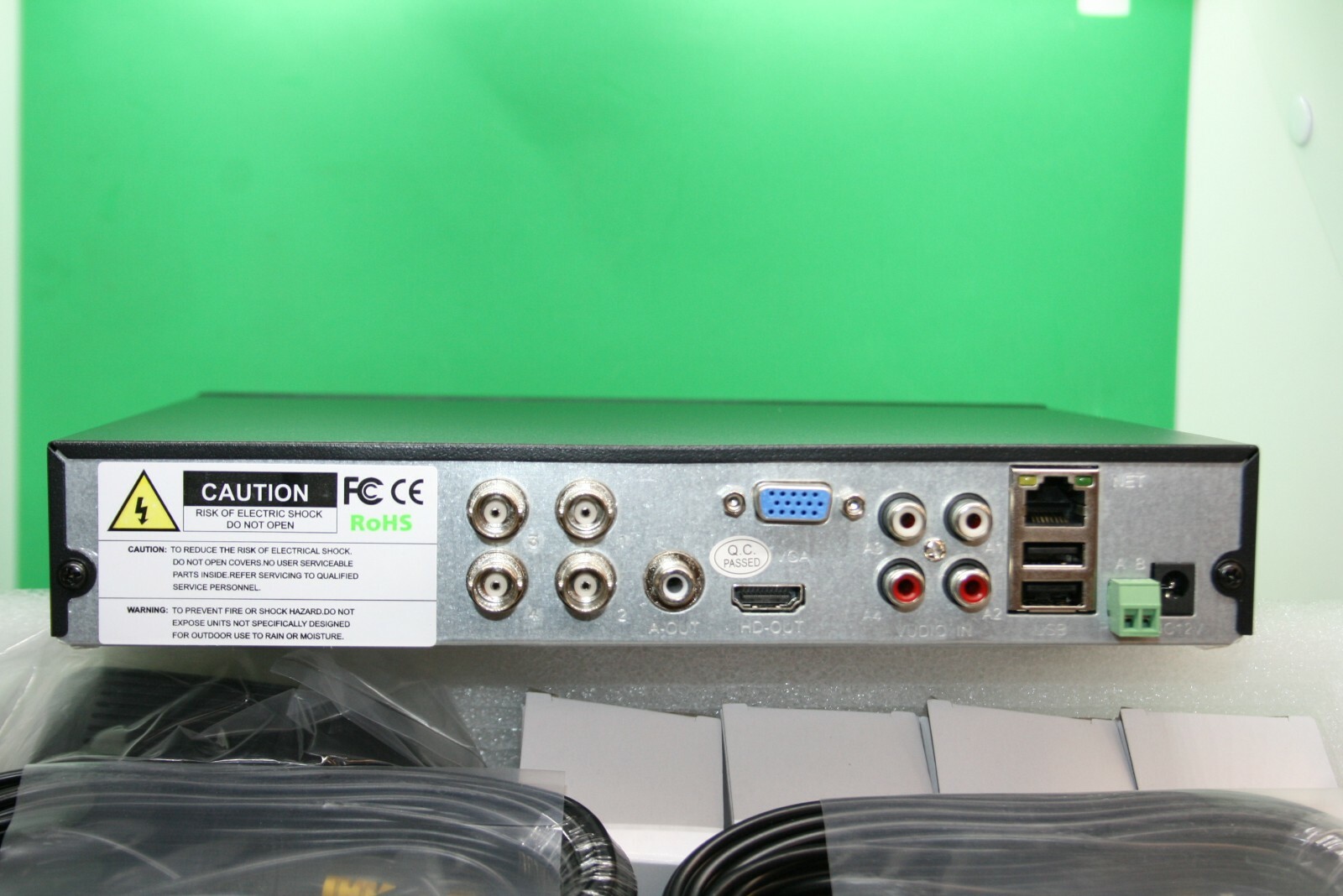 KMoon H.264 4 Channel 720p CCTV Camera System With DVR NEW