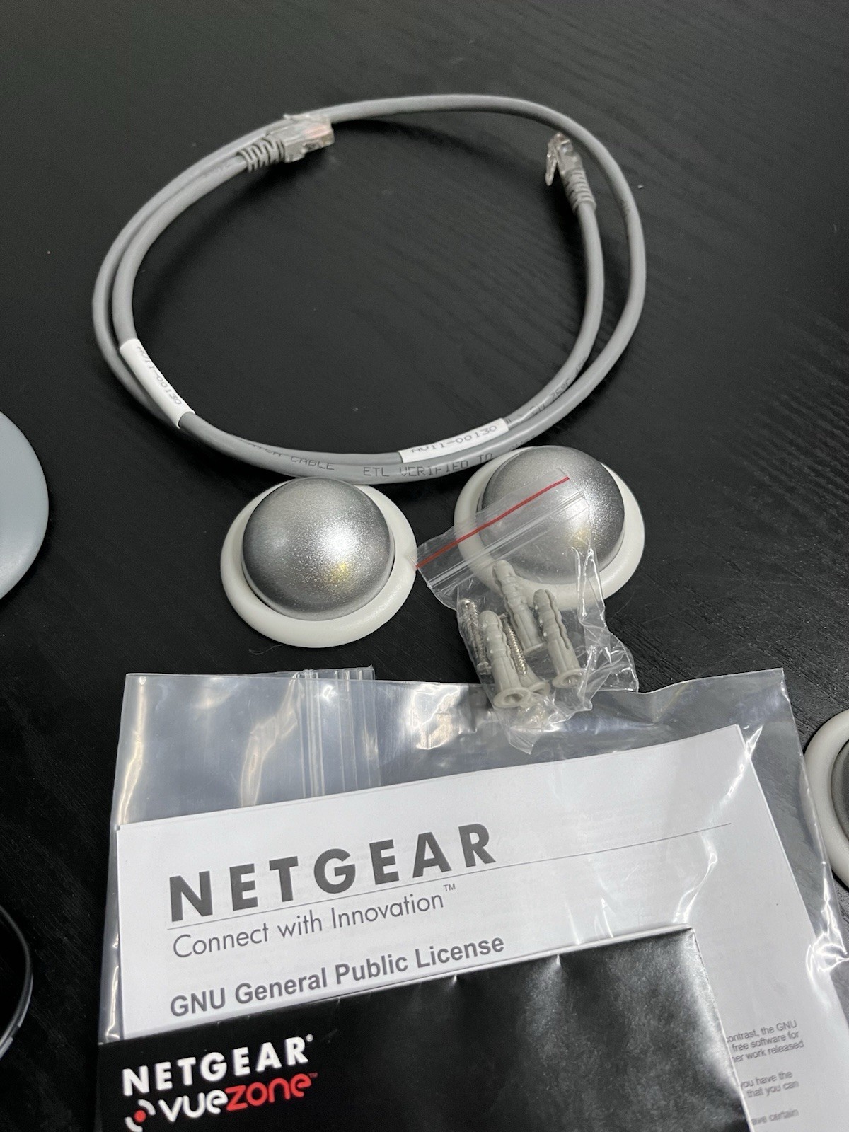 NETGEAR VUEZONE WIRELESS GATEWAY VIDEO MONITOING SYSTEM BASE 2 Cameras And More