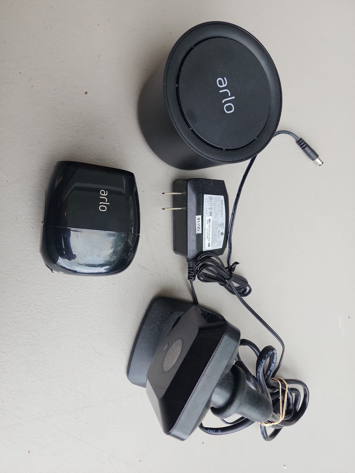 Arlo Pro 2 VMC4030P 1080P Camera & Arlo Wireless Base Station VMB3500