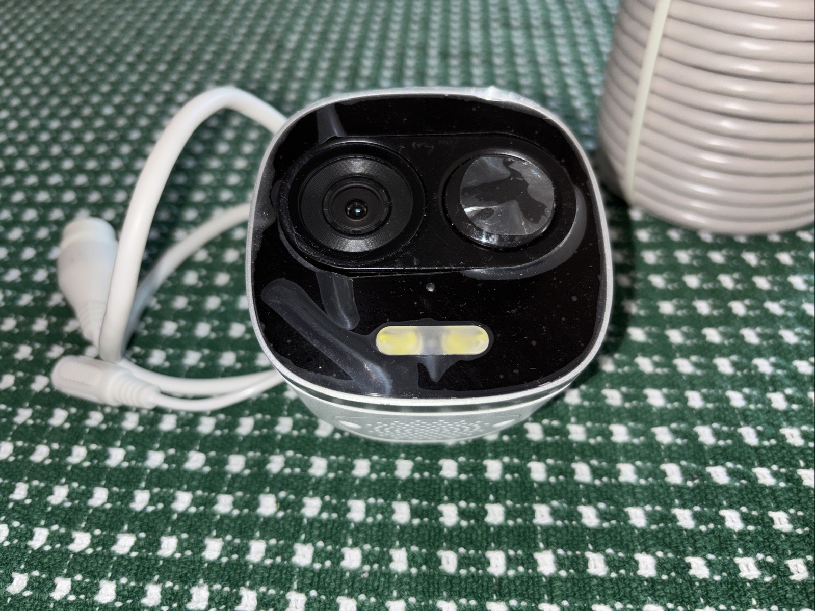 ?Lorex LNB8105X-C 4K 8MP Security Camera With MOUNTING BRACKET AND CAT 6 NEW?