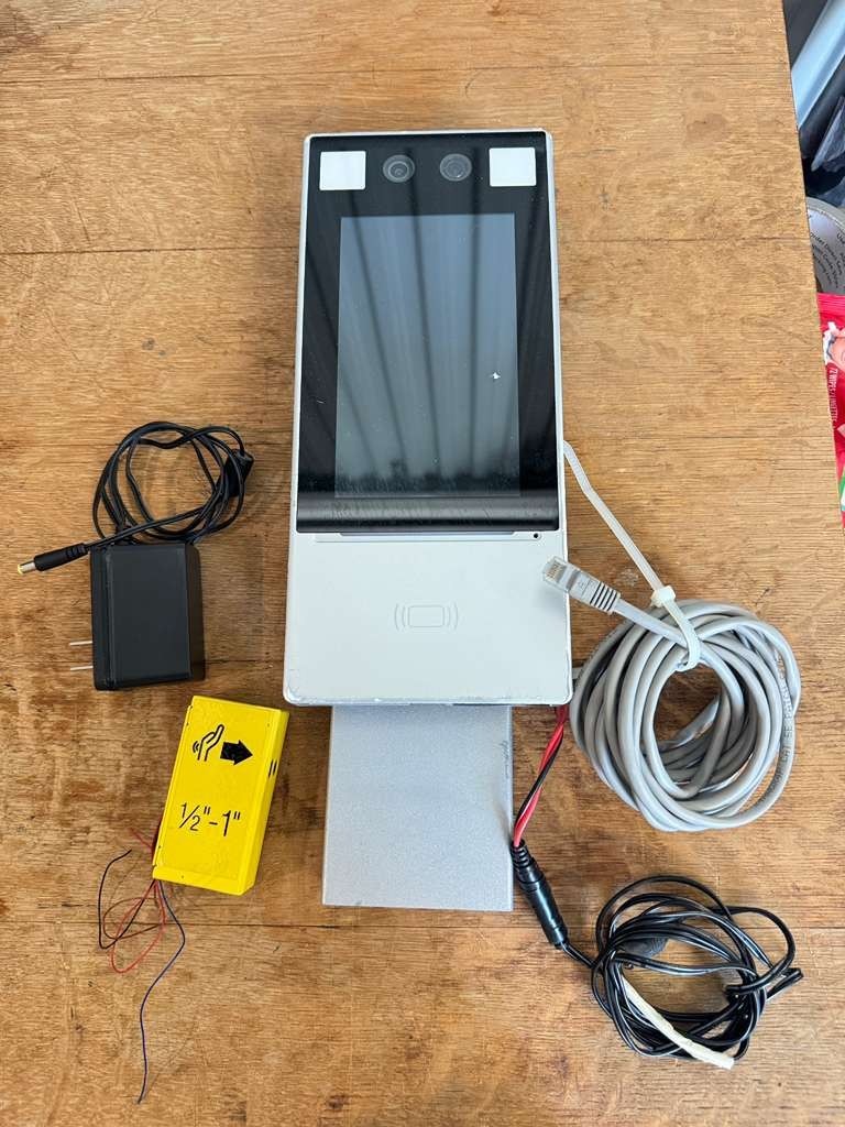 UNV OET-213H-BTS1-BD Face Recognition Access Control Terminal with a Digital Det