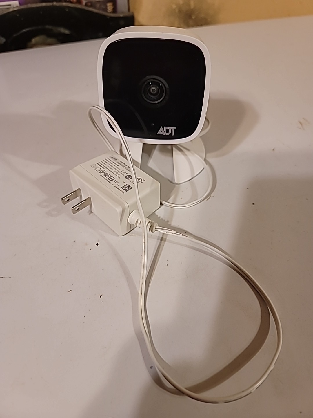 RC845 ADT Pulse Wireless Indoor Day/Night HD Camera Nice