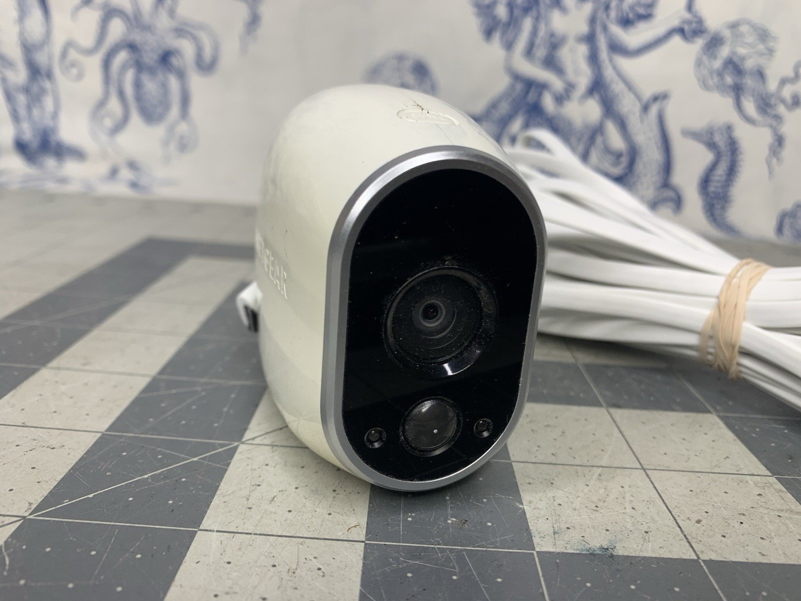 Arlo Camera Single Wireless Indoor/Outdoor Camera VMC3030 w mount And Long Cable