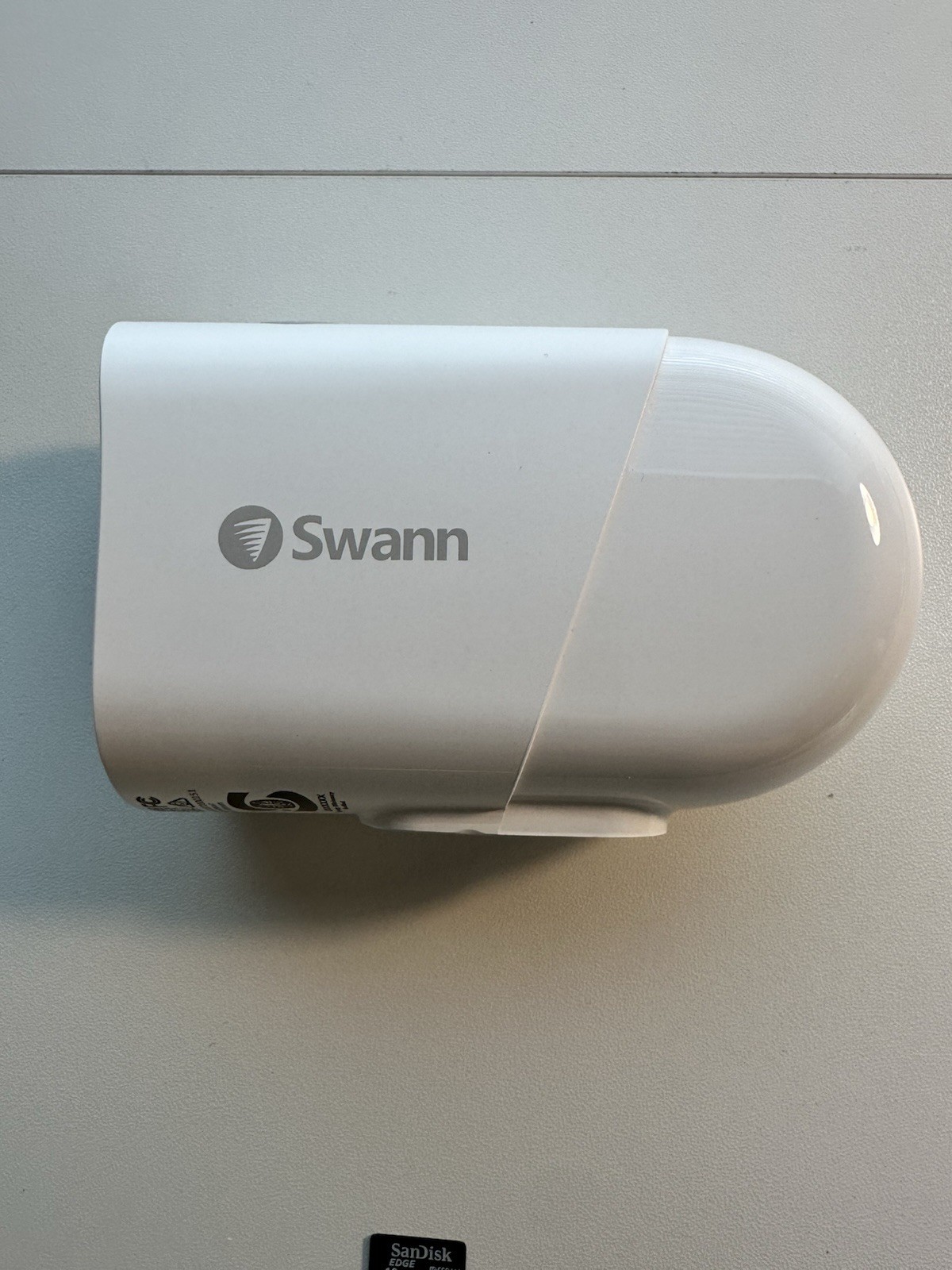 Swann Xtreem Eco Security Camera w magnetic mount, 2-Way Talk SWIFI-XTRCAMW