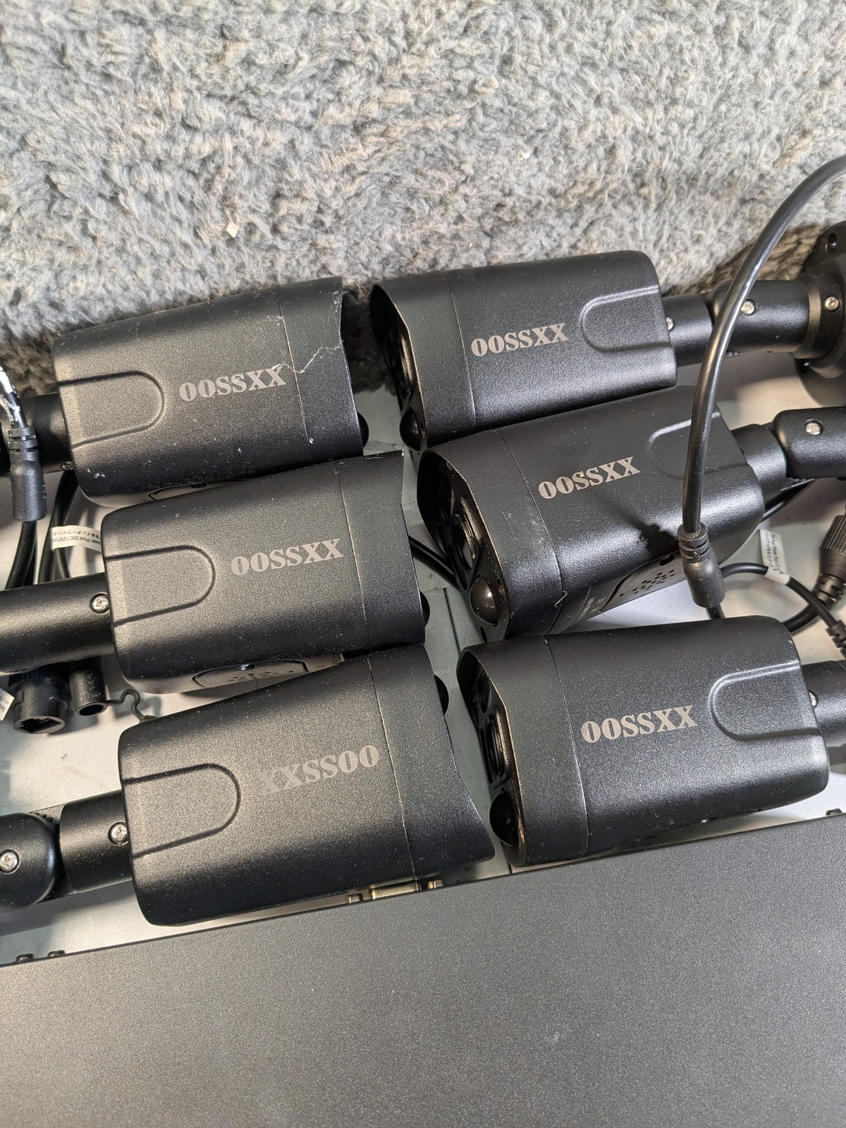 OOSSXX PoE NVR Security Camera System 8CH With 6 Bullet Cameras Cables Lot