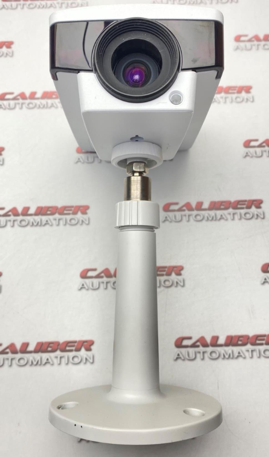 AXIS M1144-L Security Camera /Stand (USED)