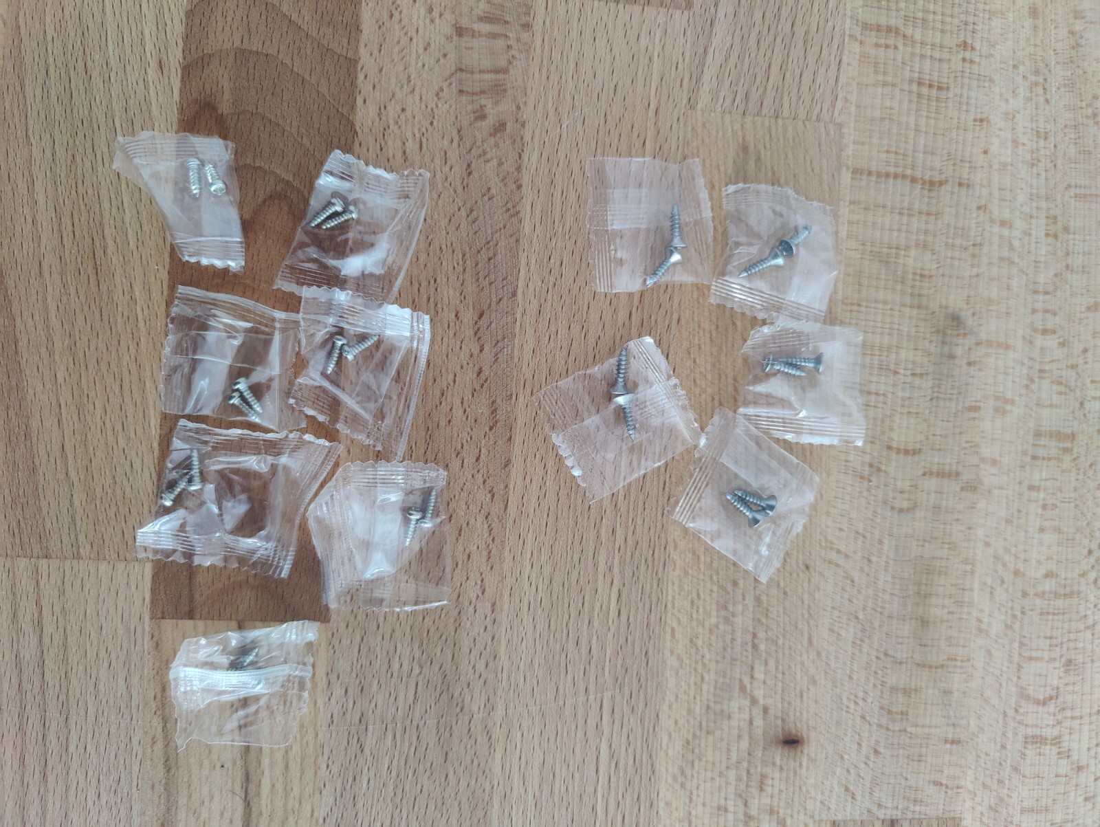 SimpliSafe Security System (Multiple Items, See Description and Photos)
