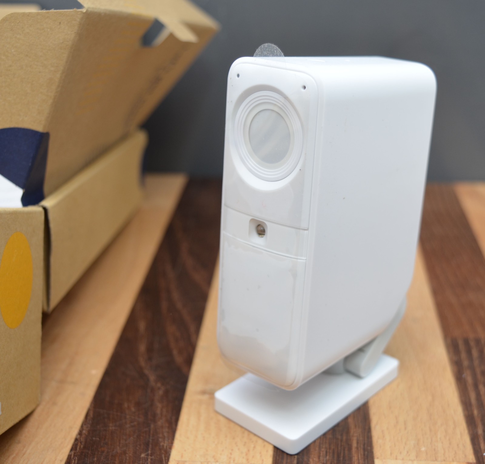 SimpliSafe Smart Alarm Wireless Indoor Security Camera CM006 New Open Box