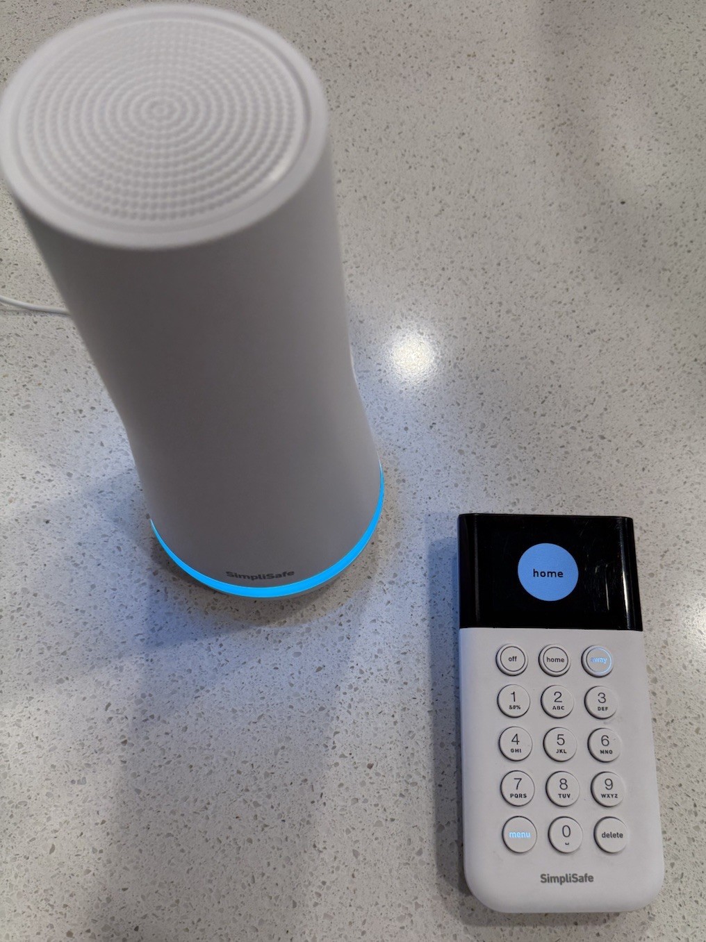 SimpliSafe Home Security System Base Station SSBS3 with Keypad SSKP3 & Remote