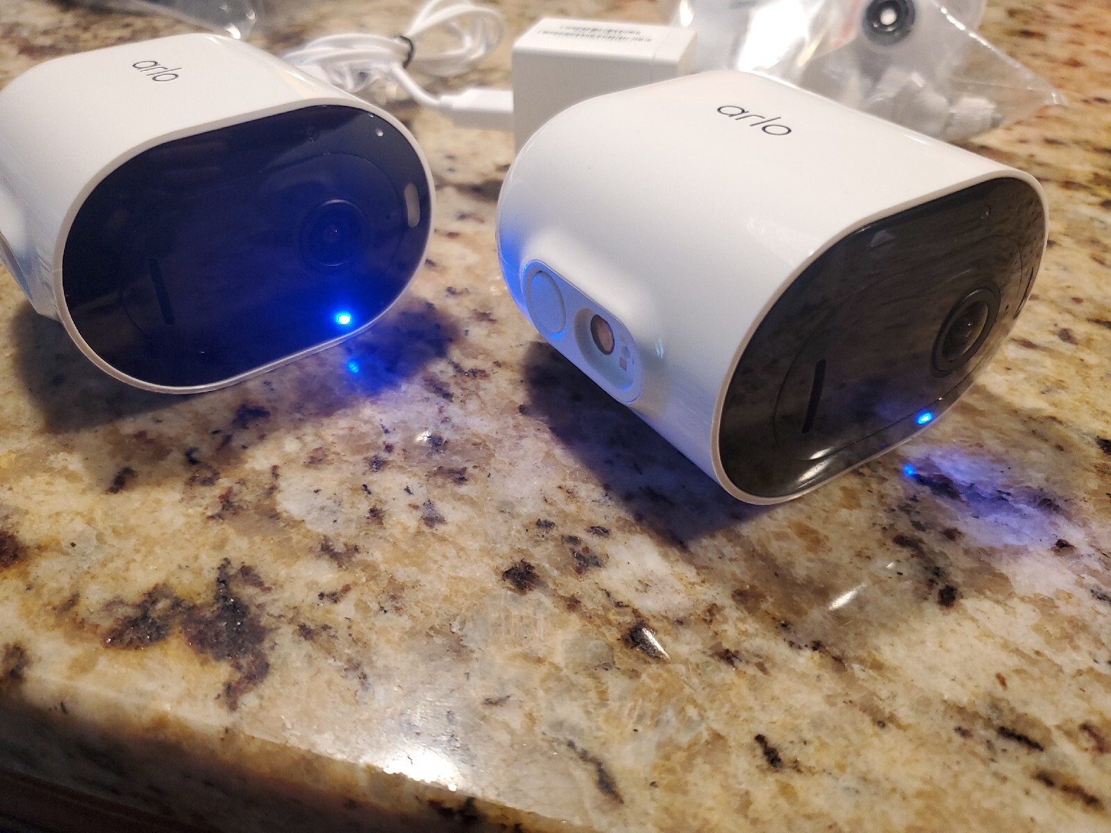 Arlo – Pro 4 Spotlight Camera, 2 Pack – VMC4250P – White