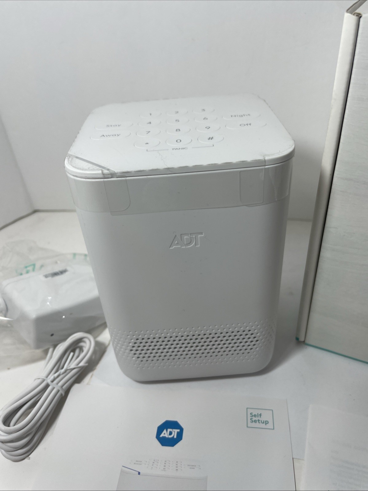 ADT Self Setup Smart Home Hub – White (S40LR1-01) New In Box NOS
