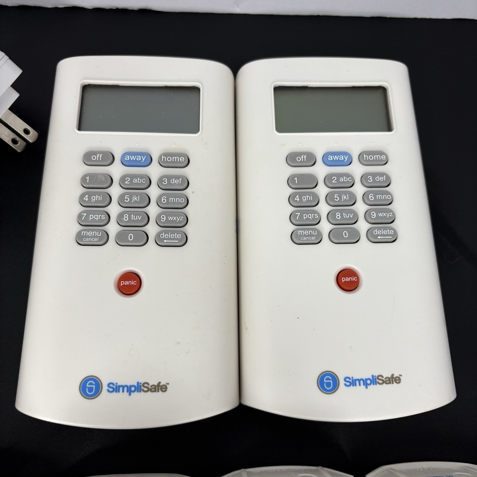 SimpliSafe Wireless 1st Generation Home Security Alarm System Bundle