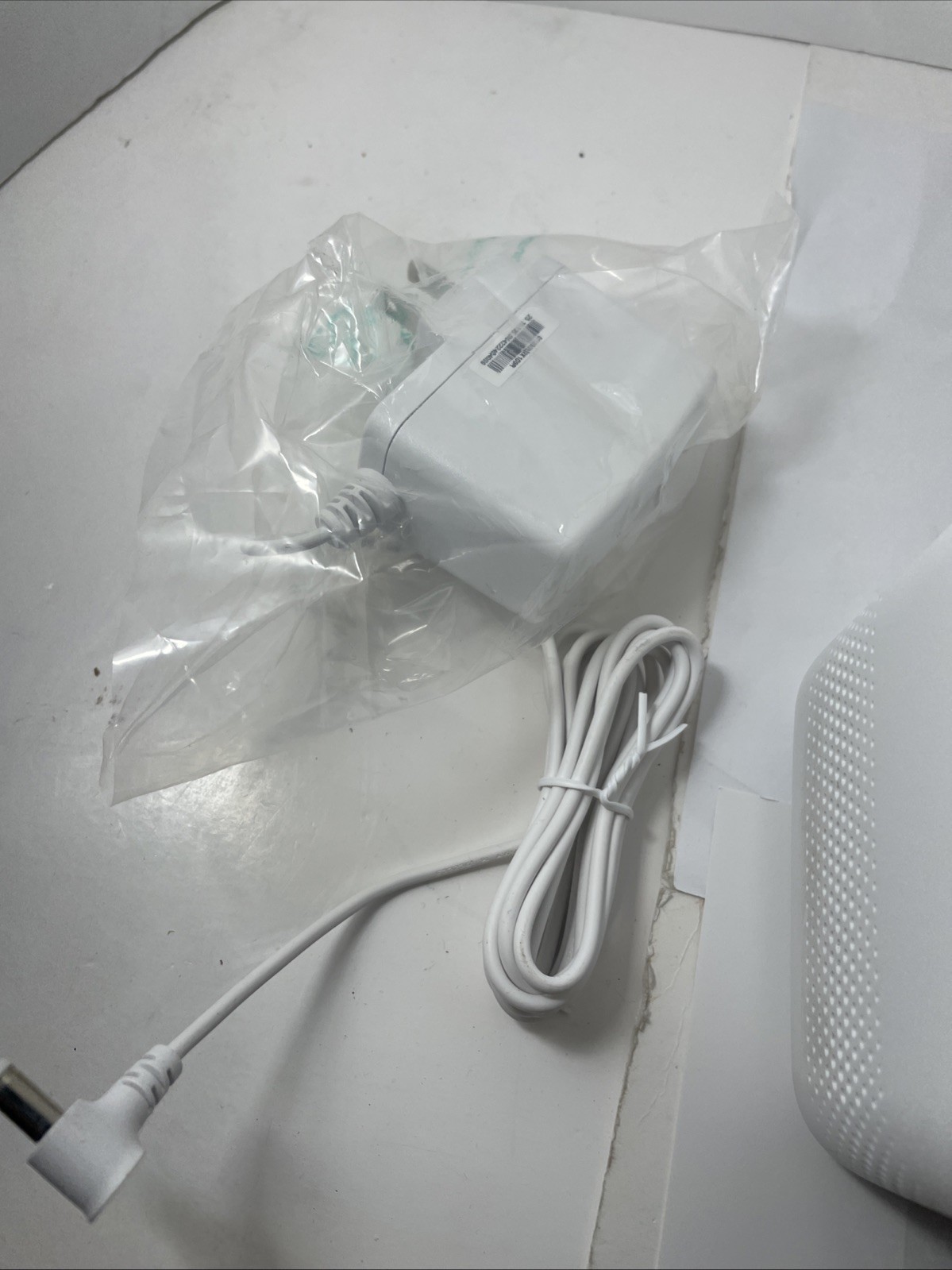 ADT Self Setup Smart Home Hub – White (S40LR1-01) New In Box NOS