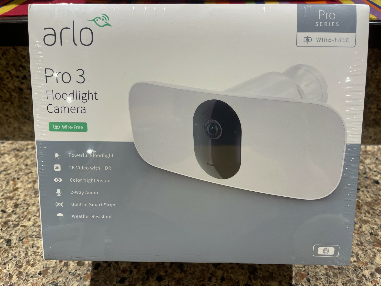 NEW! Arlo Pro 3 Wireless Floodlight Camera FB1001 & Charging Cable VMA5600C