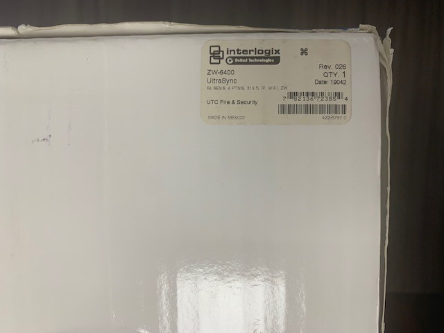 ULTRASYNC by by INTERLOGIX Self-Contained wireless security Hub ZW-6400