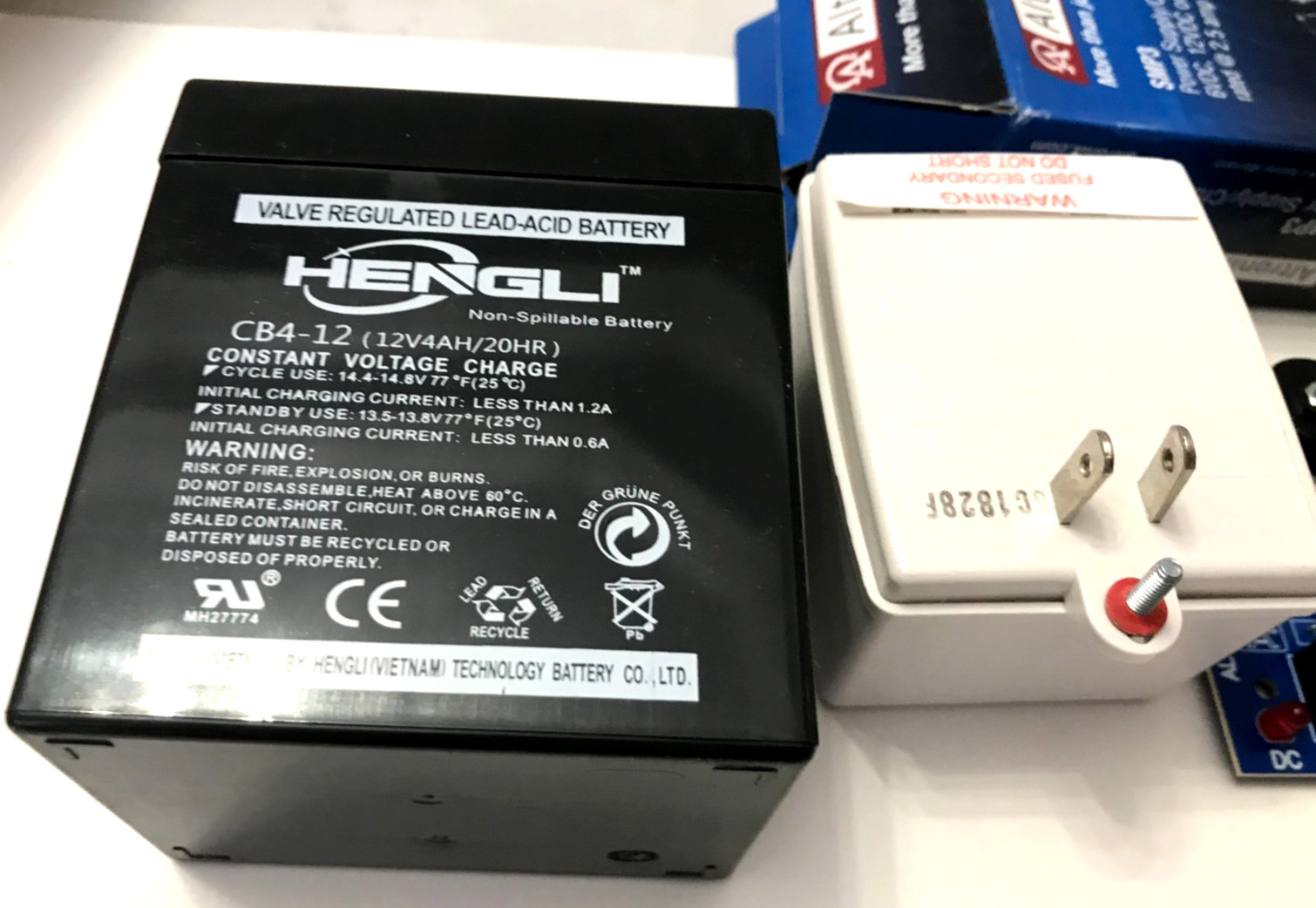 Altronix SMP312C Kit, 16.5VAC 40 plug In Transformer, 12VDC 4AH/W BATTERY