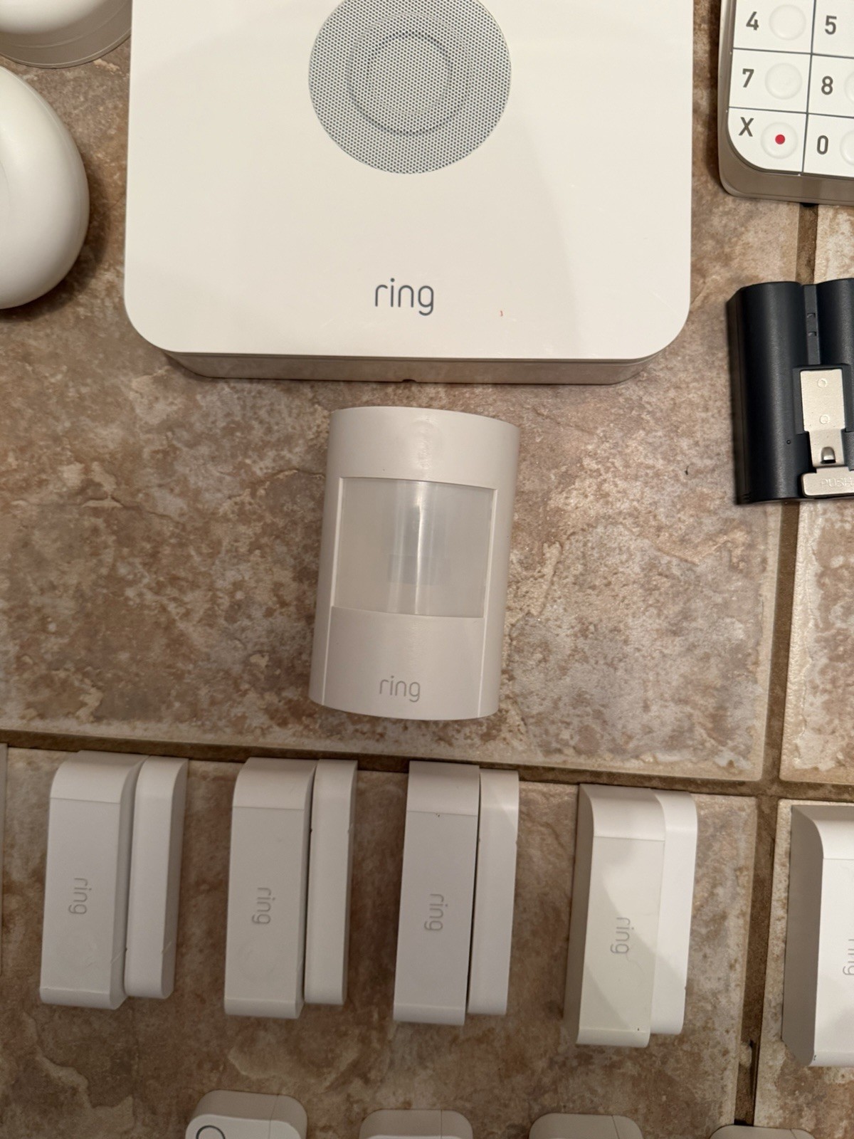 Ring Alarm Home Security System 26 Total Pieces. Includes 3 Cams And Doorbell